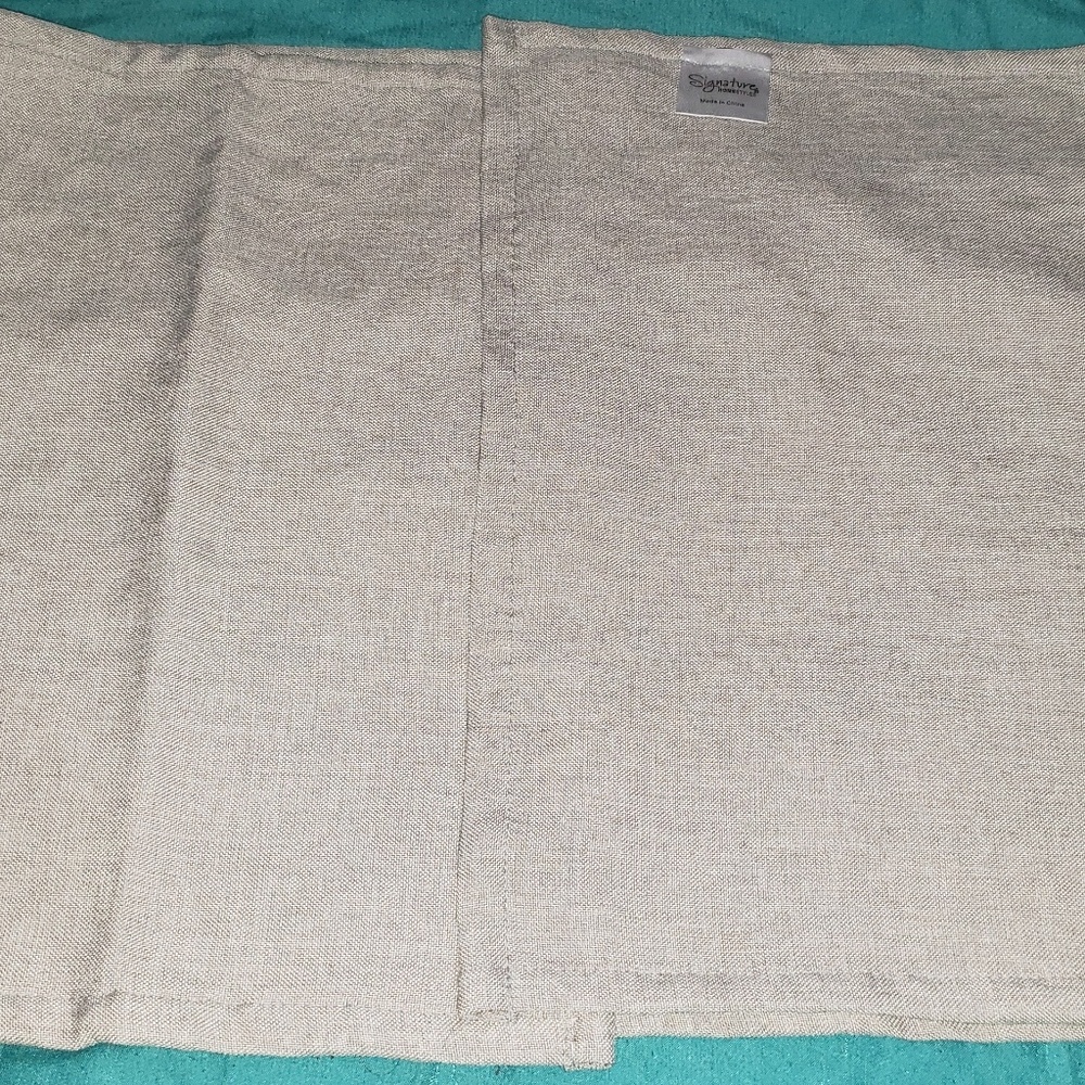 Table runner approx 50×14 - Picture 2 of 2